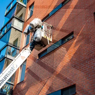 Kevään ensimmäinen uusintasaumaustyömaa on hyvässä vauhdissa