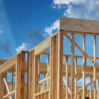 Kesä on hyvää aikaa urakoida koulurakennuksia