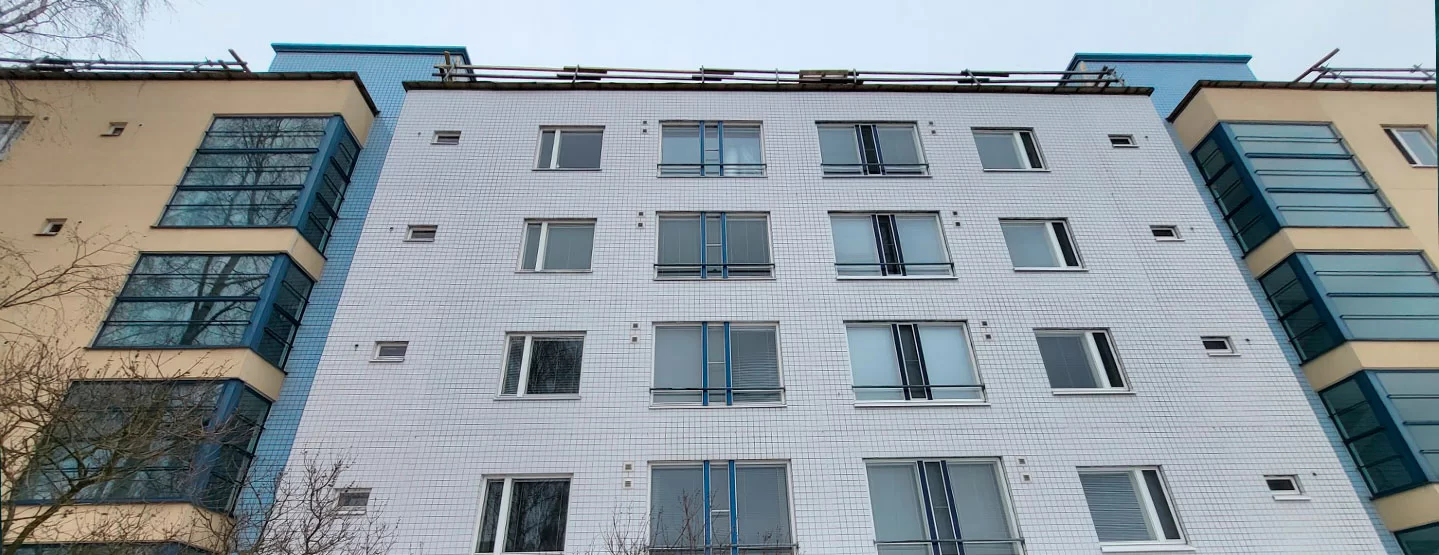 Ikkunasaumausta Vuosaaressa